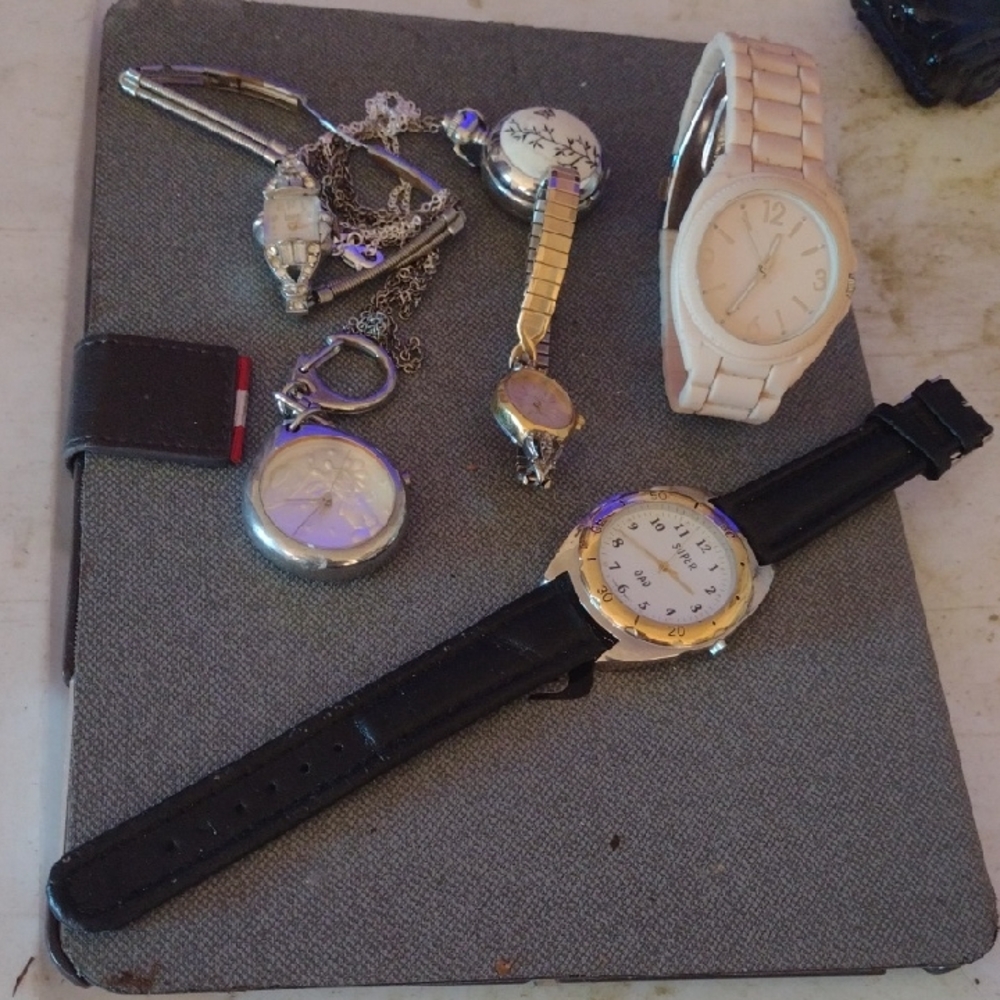 Elegant Black and Gold Men's& Women's Watches